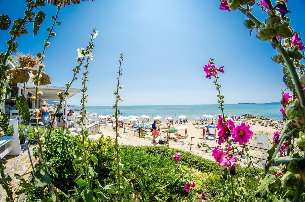Prestige Mer D'Azur Pantai Sunny Bagian luar foto