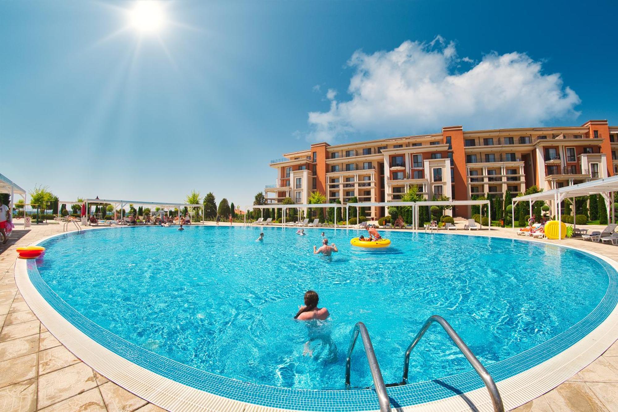 Prestige Mer D'Azur Pantai Sunny Bagian luar foto