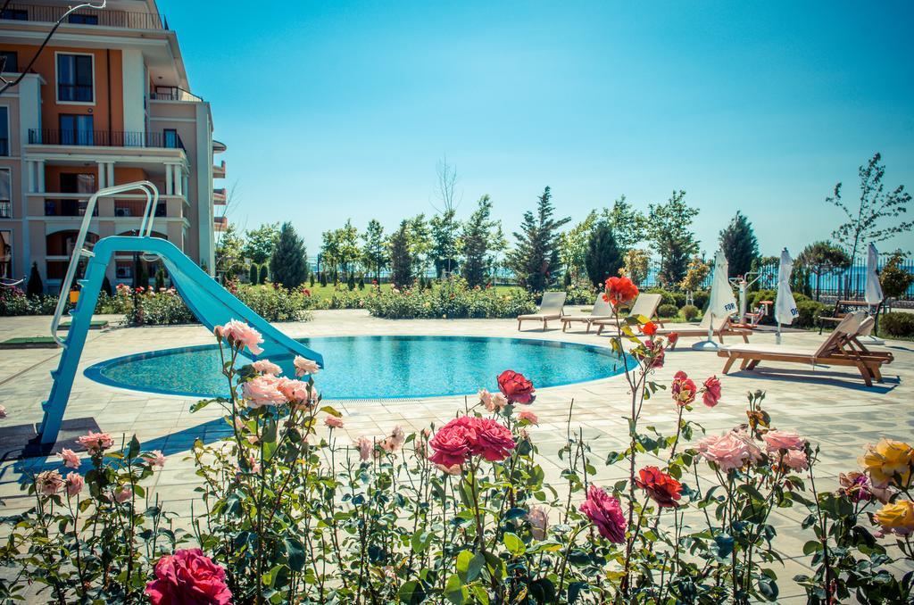 Prestige Mer D'Azur Pantai Sunny Bagian luar foto